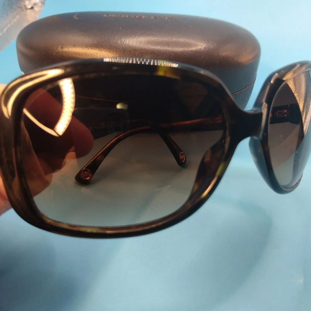 Michael Kors Sunglasses Womens Oversized Square Tortoise Gold Tone M2045S Case